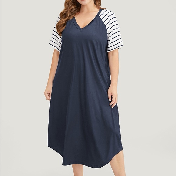 BloomChic Navy & White Striped Raglan Sleeve Pocket Dress Plus Size 1X - Picture 1 of 6